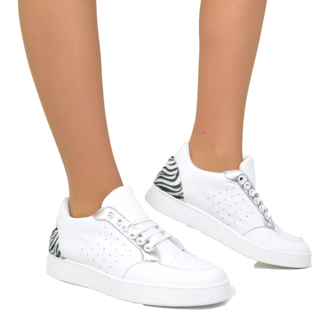 Damen-Sneaker aus weißem Leder mit Zebra-Print-Absatz - 4