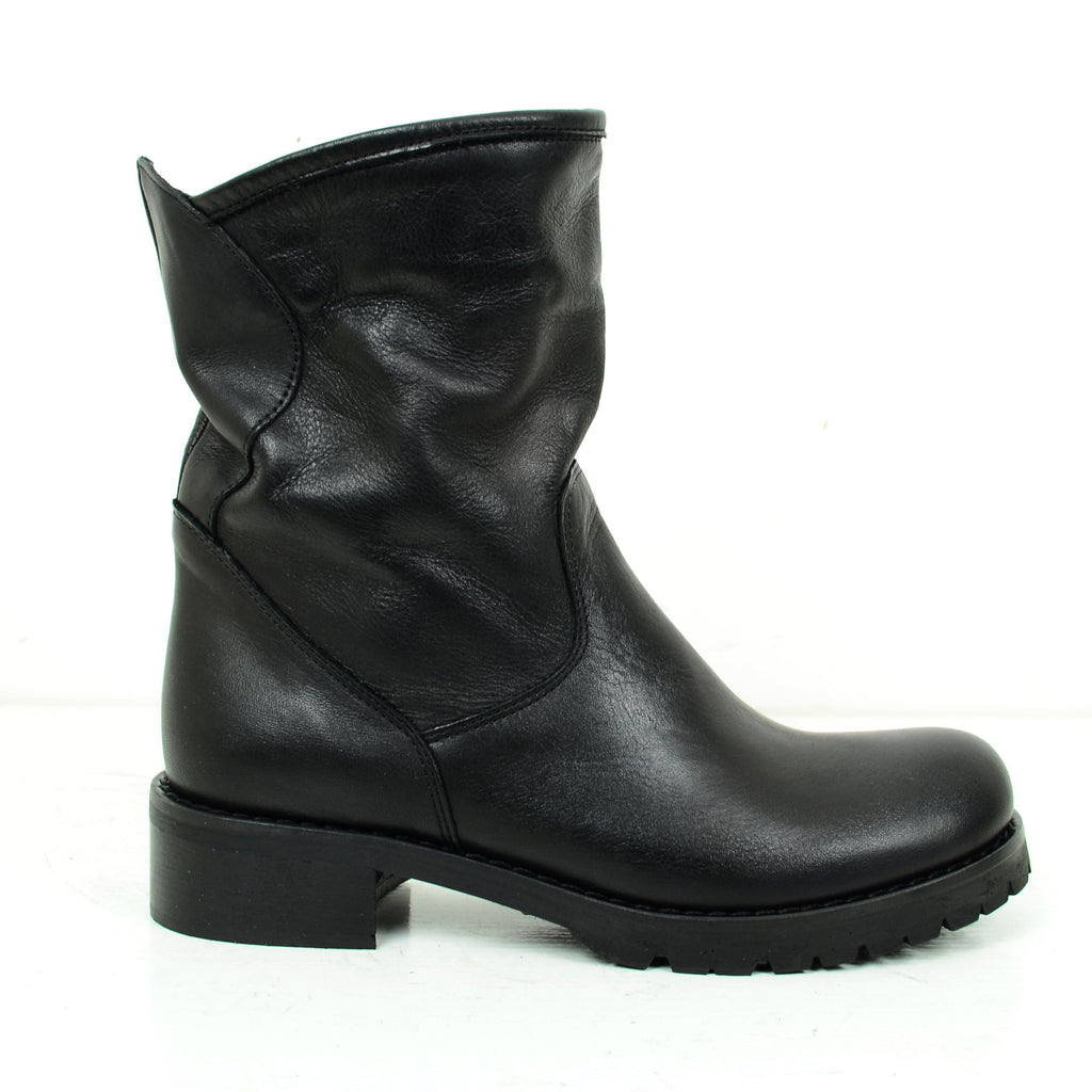Women's Classic Black Biker Boots in Leather Made in Italy - 2
