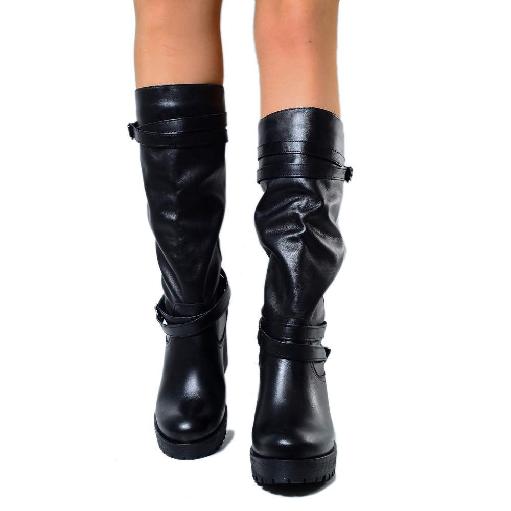 Schwarze Damen-Lederstiefel mit Fußkettchen, hergestellt in Italien - 5