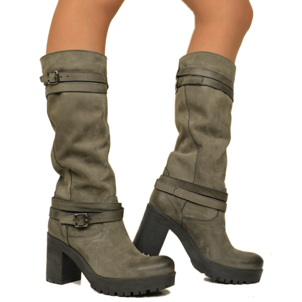 Damenstiefel aus grauem Nubukleder mit Fußkettchen, hergestellt in Italien - 4