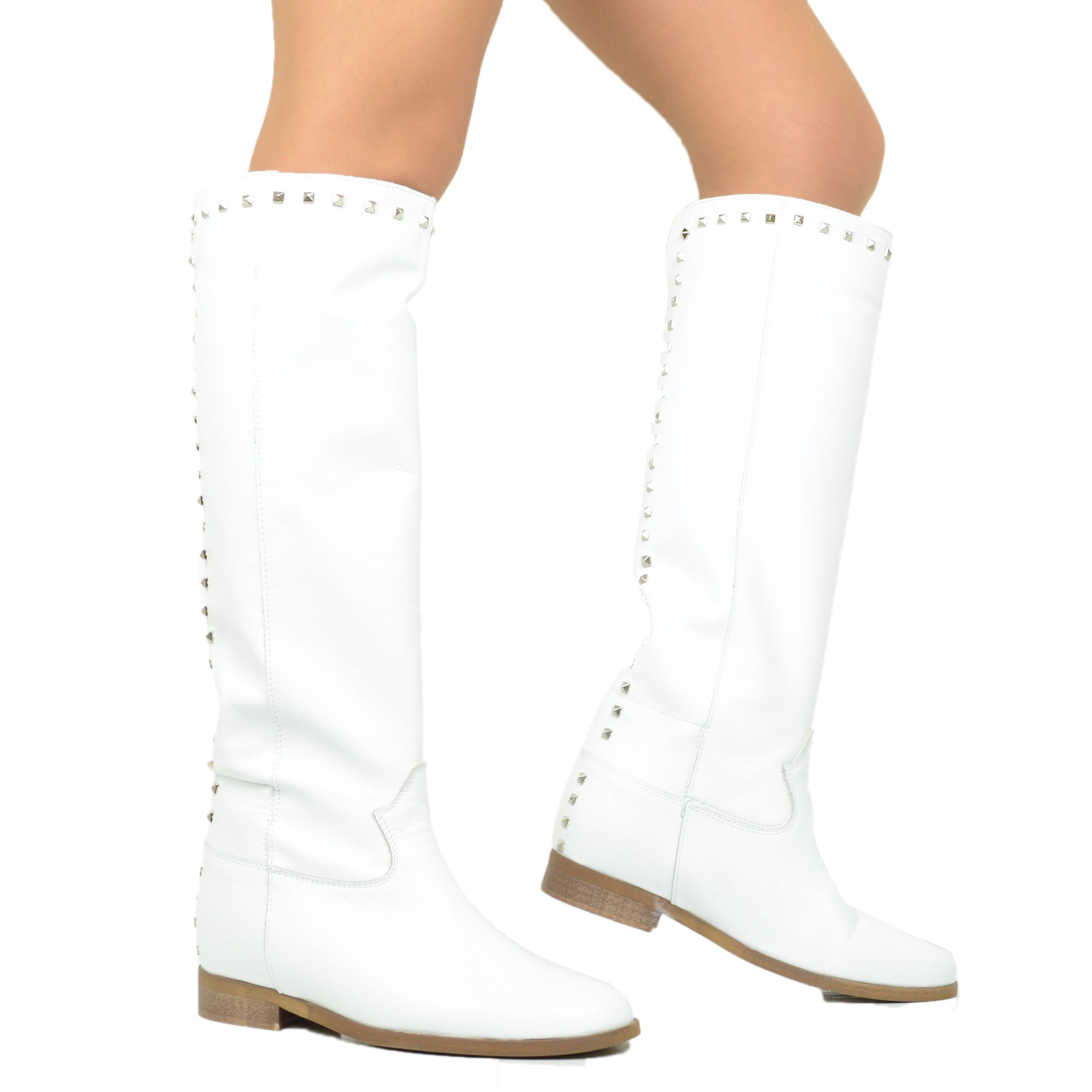 Diamantique Stivali donna a punta in vernice: in offerta a 24.99€ su Diamantique Stivali donna a punta in vernice: in offerta a 24.99€ su